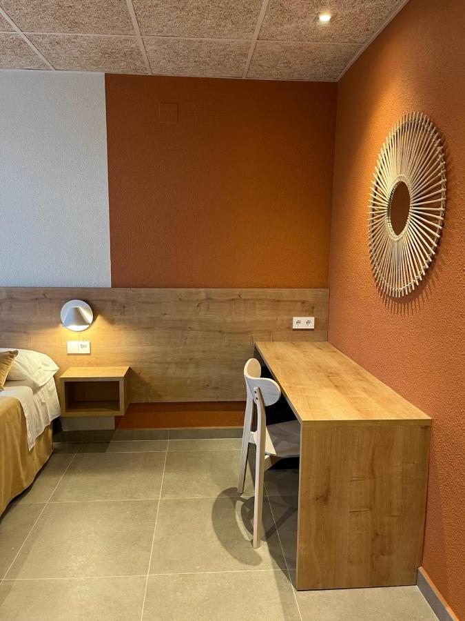 Hostal Barris Пальс Экстерьер фото